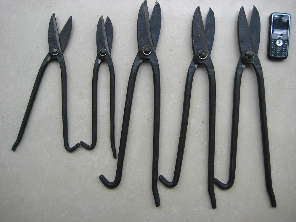 小號(hào)和大號(hào)剪刀對(duì)比圖